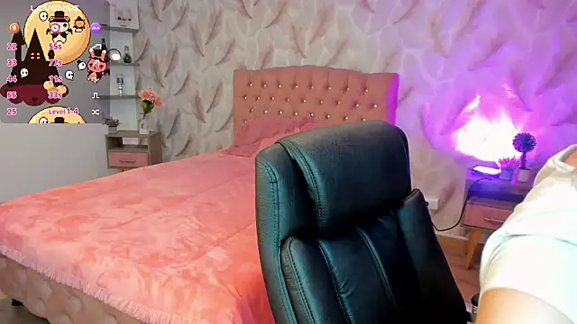 cattaleya    online show from 10-23-25, 02:33