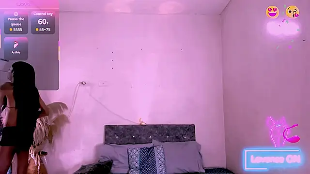 carolinemiller7 online show from 03-28-26, 05:18