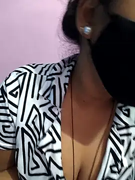 Snapshot of Samarya-78 chatting on 03-08-25, 04:06 Samarya-78 online show from 03-08-25, 04:06