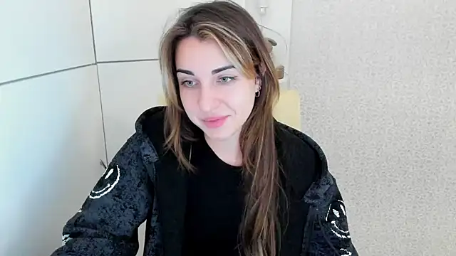 Snapshot of Summmmersky chatting on 01-13-25, 02:53 Summmmersky online show from 01-13-25, 02:53