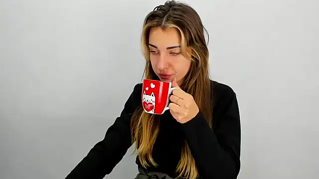 Snapshot of Summmmersky chatting on 01-23-25, 11:26 Summmmersky online show from 01-23-25, 11:26