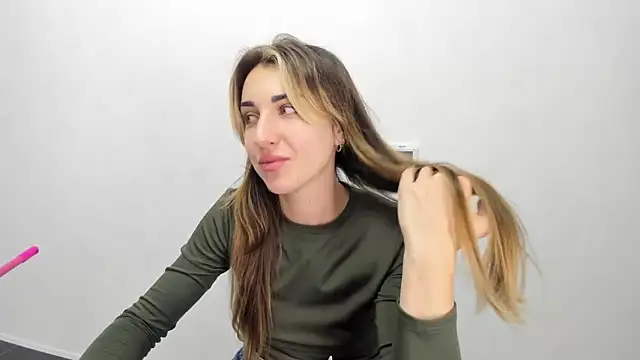 Snapshot of Summmmersky chatting on 01-24-25, 03:13 Summmmersky online show from 01-24-25, 03:13