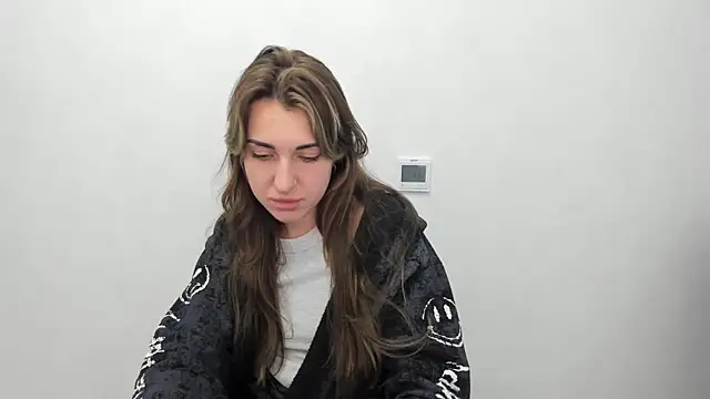 Snapshot of Summmmersky chatting on 01-31-25, 12:29 Summmmersky online show from 01-31-25, 12:29