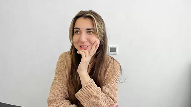 Snapshot of Summmmersky chatting on 02-17-25, 06:53 Summmmersky online show from 02-17-25, 06:53