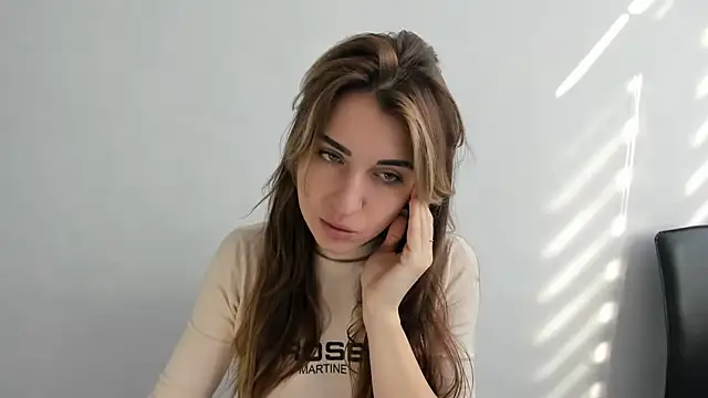 Snapshot of Summmmersky chatting on 02-23-25, 07:55 Summmmersky online show from 02-23-25, 07:55