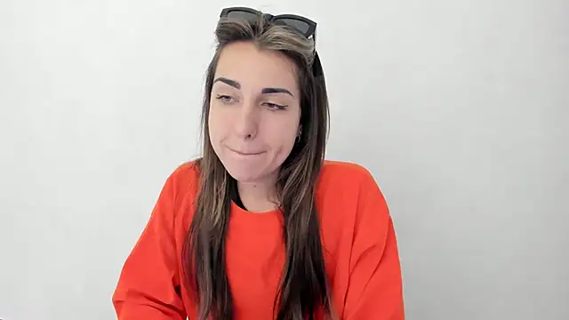 Snapshot of Summmmersky chatting on 03-09-25, 05:28 Summmmersky online show from 03-09-25, 05:28