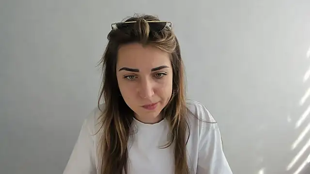 Snapshot of Summmmersky chatting on 03-14-25, 08:10 Summmmersky online show from 03-14-25, 08:10