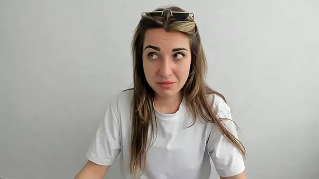 Snapshot of Summmmersky chatting on 03-14-25, 02:19 Summmmersky online show from 03-14-25, 02:19