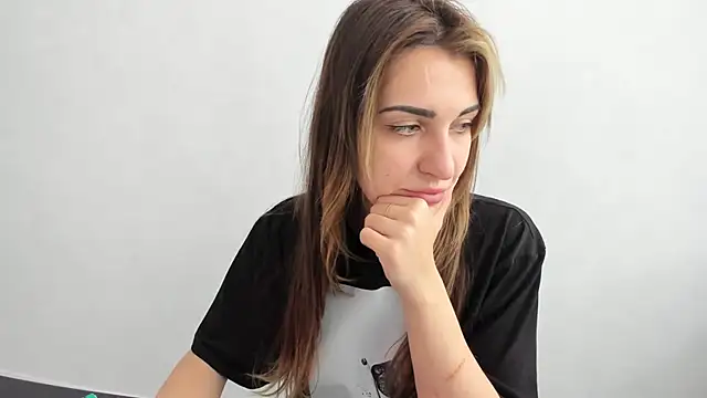 Snapshot of Summmmersky chatting on 03-15-25, 01:40 Summmmersky online show from 03-15-25, 01:40