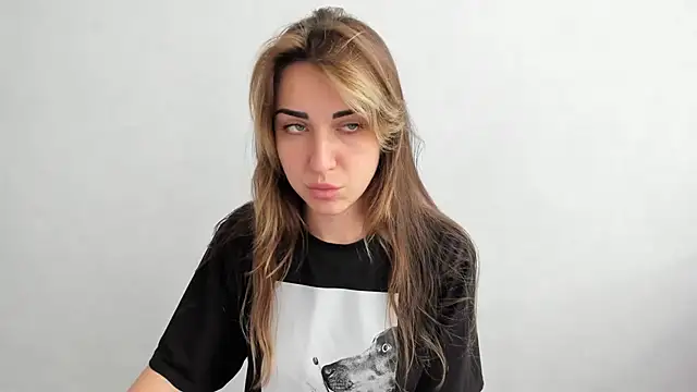 Snapshot of Summmmersky chatting on 03-16-25, 10:22 Summmmersky online show from 03-16-25, 10:22