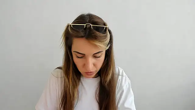 Snapshot of Summmmersky chatting on 03-21-25, 12:06 Summmmersky online show from 03-21-25, 12:06