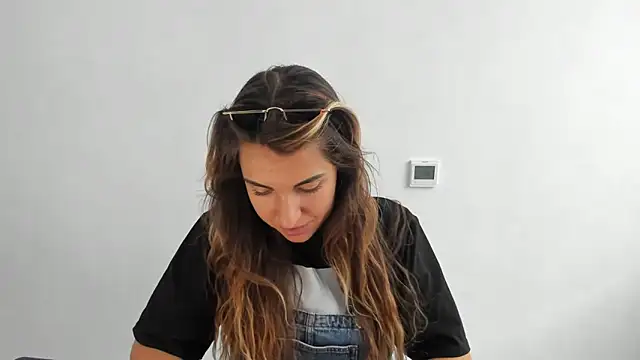 Snapshot of Summmmersky chatting on 09-25-25, 09:02 Summmmersky online show from 09-25-25, 09:02