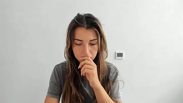 Snapshot of Summmmersky chatting on 10-11-25, 08:35 Summmmersky online show from 10-11-25, 08:35