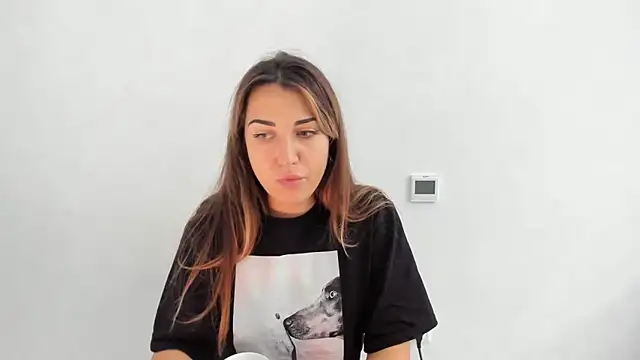 Snapshot of Summmmersky chatting on 10-28-25, 09:13 Summmmersky online show from 10-28-25, 09:13