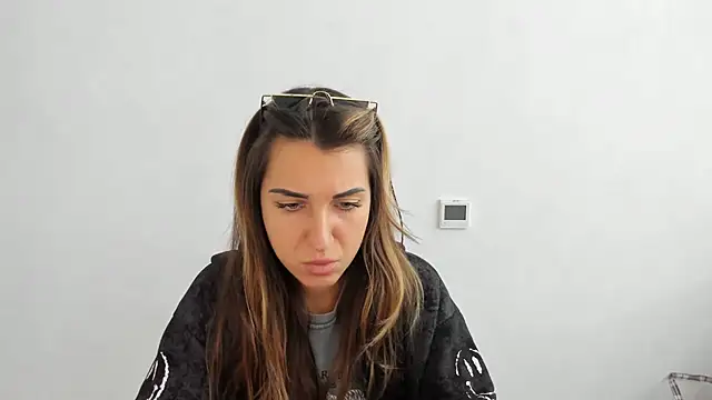 Snapshot of Summmmersky chatting on 11-01-25, 08:49 Summmmersky online show from 11-01-25, 08:49