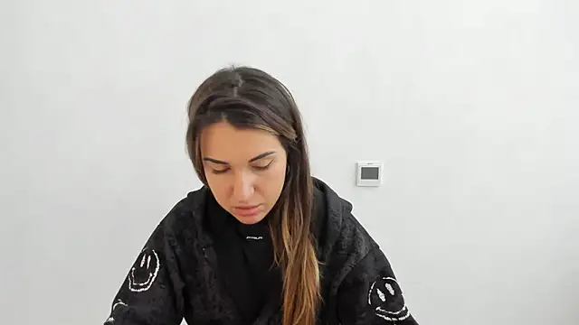 Snapshot of Summmmersky chatting on 11-02-25, 09:11 Summmmersky online show from 11-02-25, 09:11