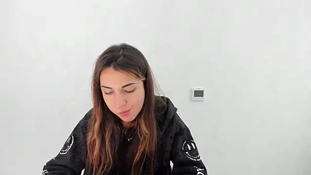 Snapshot of Summmmersky chatting on 11-07-25, 12:27 Summmmersky online show from 11-07-25, 12:27