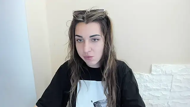 Snapshot of Summmmersky chatting on 11-22-25, 02:16 Summmmersky online show from 11-22-25, 02:16