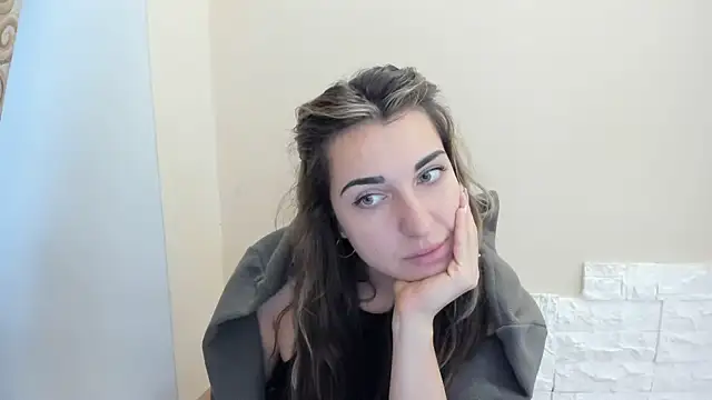 Snapshot of Summmmersky chatting on 11-30-25, 08:18 Summmmersky online show from 11-30-25, 08:18