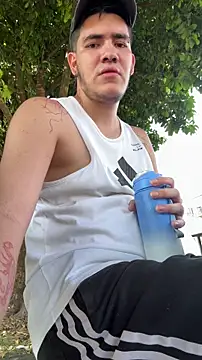 Snapshot of hellofmike chatting on 12-15-25, 01:59 hellofmike online show from 12-15-25, 01:59