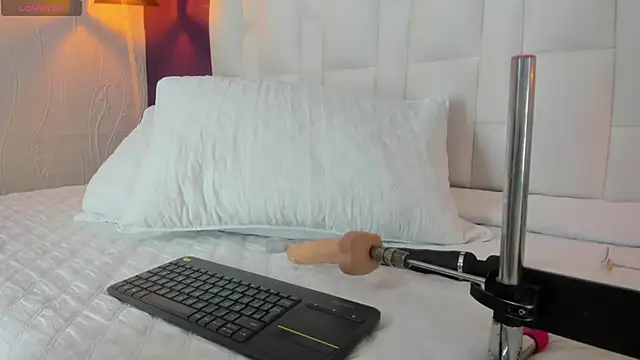 Abbyadams online show from 01-22-25, 02:26