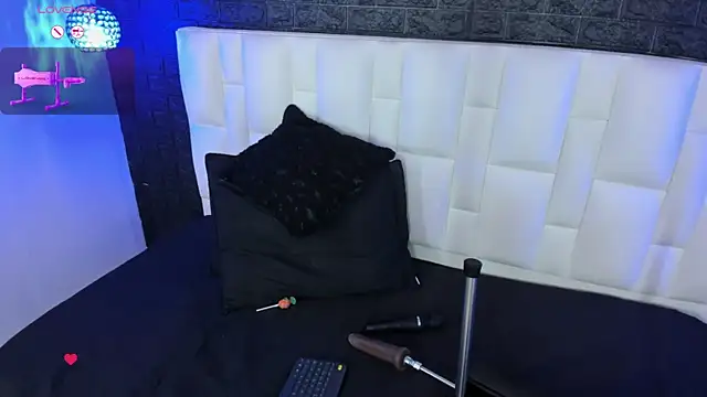 Abbyadams online show from 10-18-25, 03:20