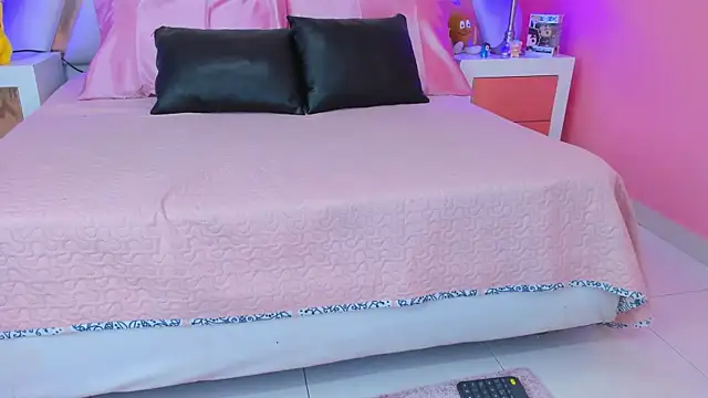 AnngelaSkye online show from 01-17-25, 07:19