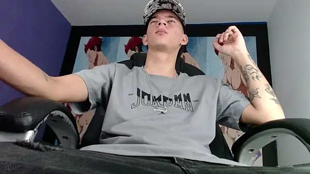 Snapshot of FrannBoy chatting on 01-03-25, 06:35 FrannBoy online show from 01-03-25, 06:35