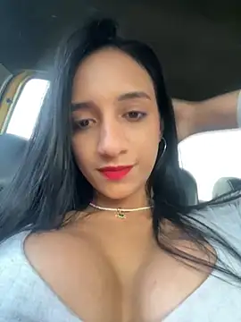 Snapshot of UrNewFantasy chatting on 02-15-25, 03:39 UrNewFantasy online show from 02-15-25, 03:39