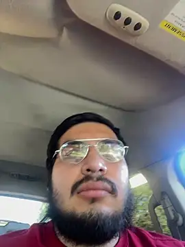 Snapshot of UKNOW_lol chatting on 11-04-25, 04:50 UKNOW lol online show from 11-04-25, 04:50