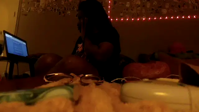 EbonyFetishQueen online show from 09-11-25, 01:00