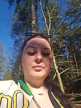 Britishbella online show from 03-18-25, 01:42