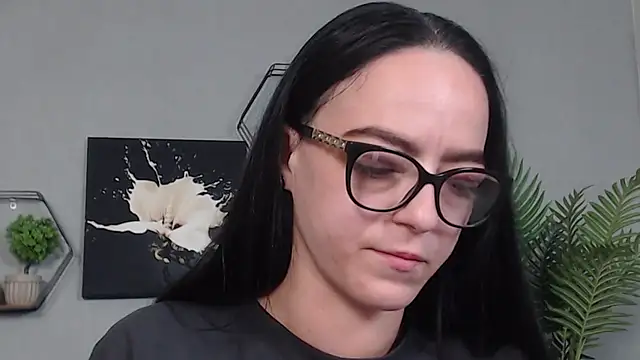Snapshot of IzabelllNoir chatting on 04-24-26, 09:01 IzabelllNoir online show from 04-24-26, 09:01