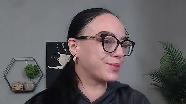 Snapshot of IzabelllNoir chatting on 05-11-26, 07:36 IzabelllNoir online show from 05-11-26, 07:36