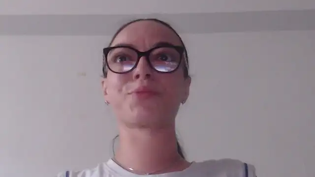 Snapshot of IzabelllNoir chatting on 06-03-26, 06:49 IzabelllNoir online show from 06-03-26, 06:49