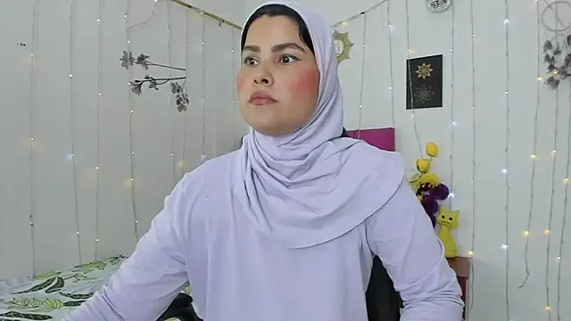 AishaAmin  online show from 03-04-25, 12:12