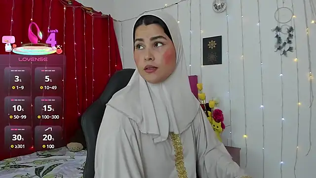 AishaAmin  online show from 03-10-25, 12:15