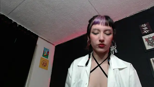 Snapshot of niakat_ chatting on 01-17-25, 01:03 niakat  online show from 01-17-25, 01:03