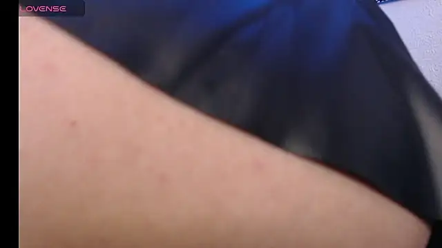 Snapshot of niakat_ chatting on 09-30-25, 02:05 niakat  online show from 09-30-25, 02:05