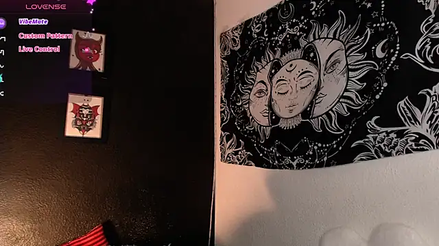 Snapshot of niakat_ chatting on 11-12-25, 01:28 niakat online show from 11-12-25, 01:28