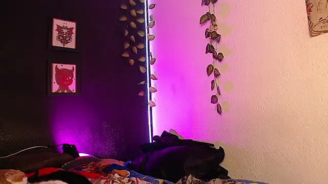 Snapshot of niakat_ chatting on 03-11-26, 01:33 niakat online show from 03-11-26, 01:33