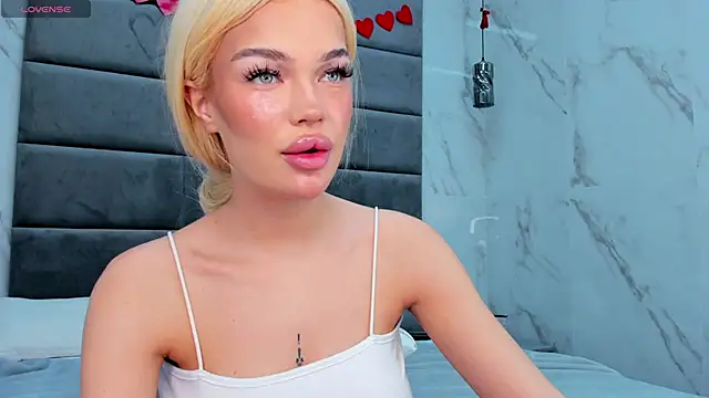 Angel Sapphire  online show from 03-19-25, 08:45