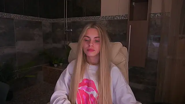 ChloeBrightt online show from 11-28-25, 09:17