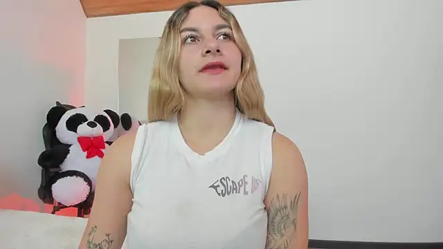 Snapshot of AtheneaRossi chatting on 01-23-25, 03:54 AtheneaRossi online show from 01-23-25, 03:54