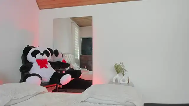 Snapshot of AtheneaRossi chatting on 02-02-25, 03:17 AtheneaRossi online show from 02-02-25, 03:17