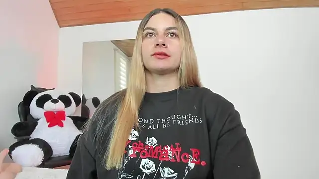 Snapshot of AtheneaRossi chatting on 02-11-25, 03:08 AtheneaRossi online show from 02-11-25, 03:08