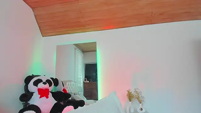 Snapshot of AtheneaRossi chatting on 03-17-25, 09:55 AtheneaRossi online show from 03-17-25, 09:55