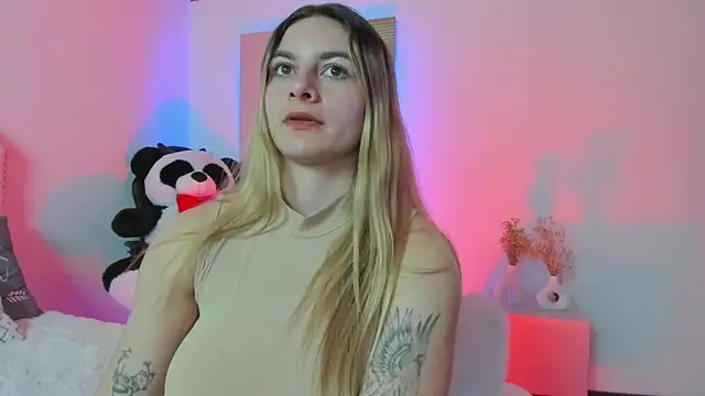 Snapshot of AtheneaRossi chatting on 03-19-25, 12:15 AtheneaRossi online show from 03-19-25, 12:15