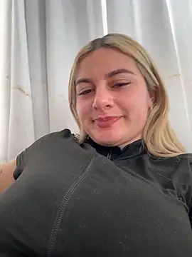 Snapshot of AtheneaRossi chatting on 09-12-25, 08:20 AtheneaRossi online show from 09-12-25, 08:20