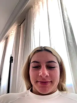 Snapshot of AtheneaRossi chatting on 09-15-25, 05:46 AtheneaRossi online show from 09-15-25, 05:46